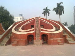 300px-Jantar_mantar1